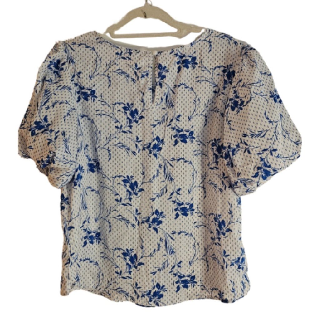 Stem & Vine blue white and blue floral womens blouaw